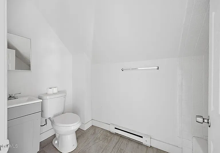 578 Crane St #4 — Photo 6