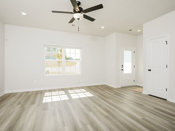 5th image of 408 Cascade Knoll Dr
