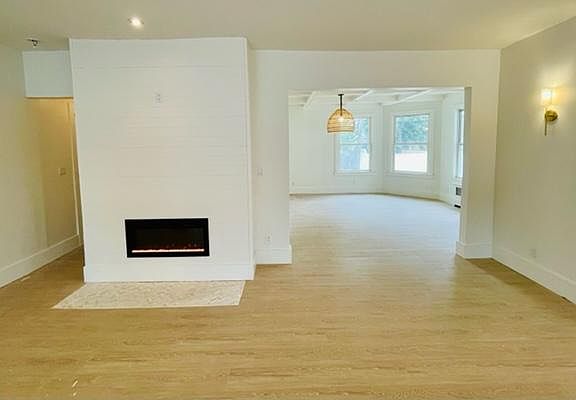 4th image of 1 Beach 122nd St #1