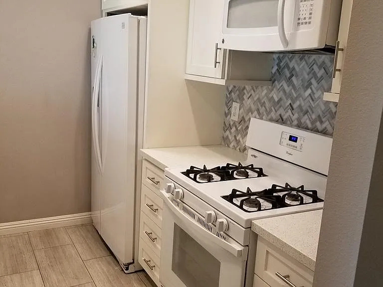 955 E 3rd St #206 — Photo 28