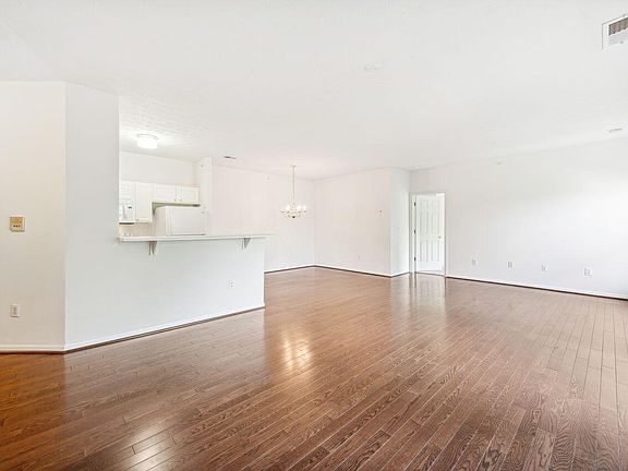 5th image of 152 Saddlebrook Ln Unit 475