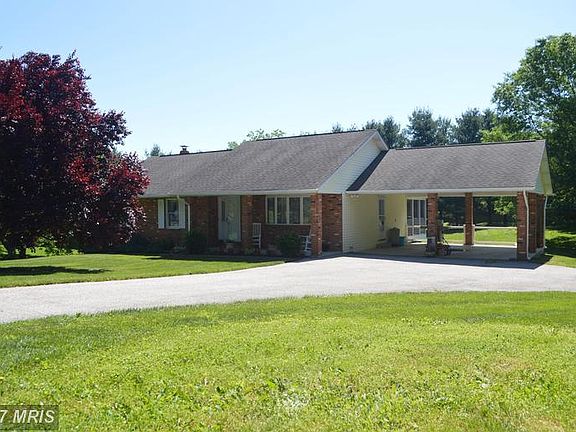 2nd image of 1889 Lakeland Dr