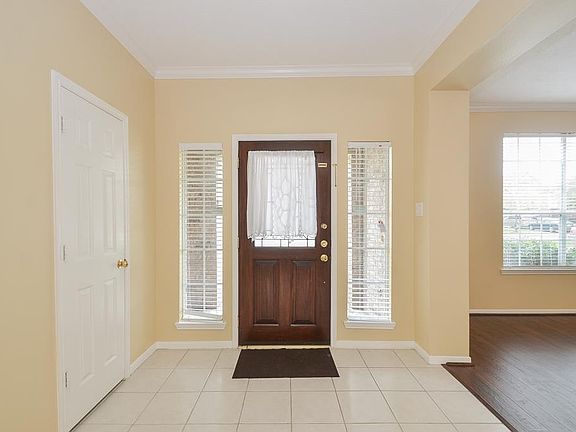 3rd image of 4819 Schiller Park Ln