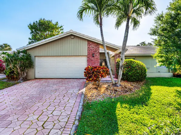 22230 Cameo Drive E, Boca Raton, FL 33433