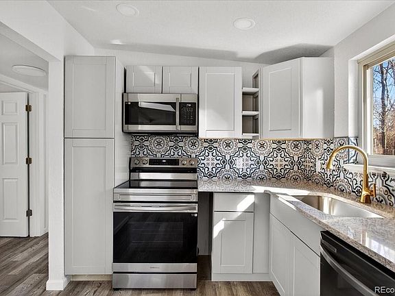 3rd image of 635 W Prospect Road