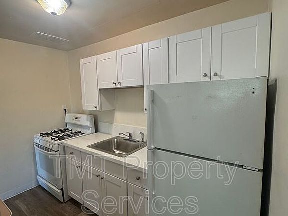 5th image of 2530 S St APT 14