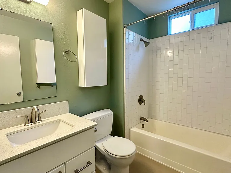 40 Emery Bay Dr — Photo 8