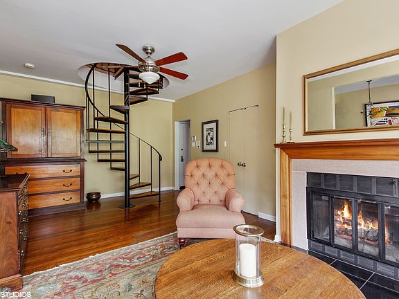 4th image of 936 Washington Blvd APT 2S