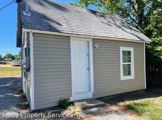 112 E 7th Ave, Caney, KS 67333