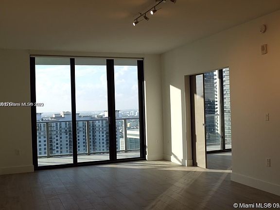 5th image of 1010 Brickell Ave Unit 3907