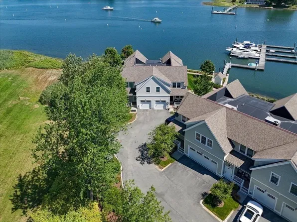 58 River St, Danvers, MA 01923