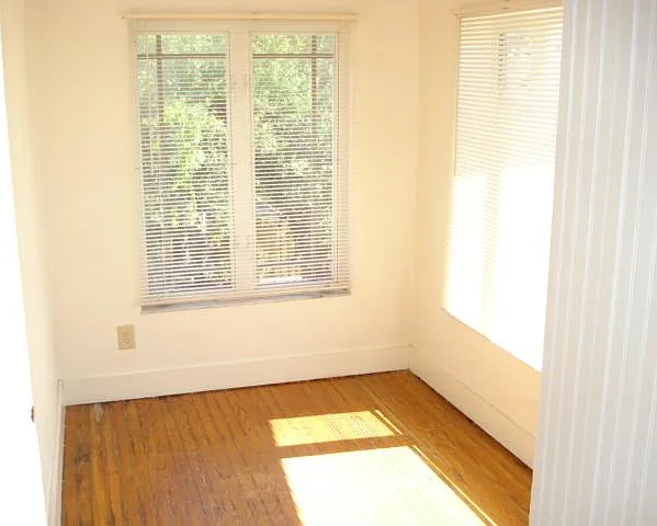 2 bed, 1000 sqft, $1,590 — Photo 4