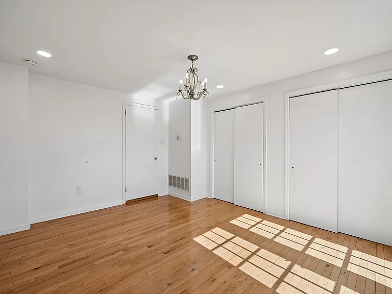 1527 S Broad St #3-R — Photo 7