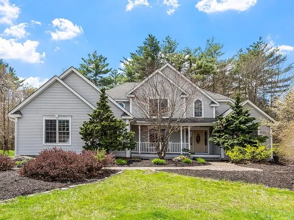 16 Candlestick Lane, Sandown, NH 03873