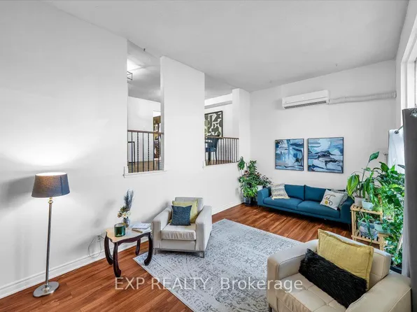 1415 Fieldlight Blvd #17, Pickering, ON L1V 2S3