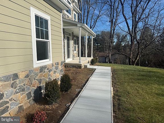 3rd image of 1935 Garden Station Rd