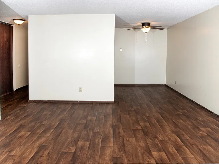 600 10th Ave Apartments — Photo 12