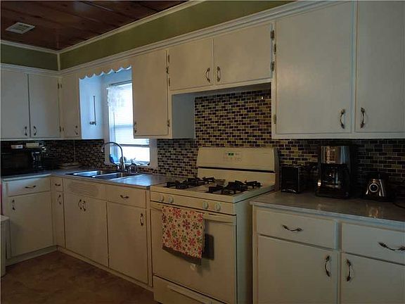 3rd image of 503 Sherwood St