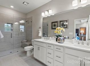 2024 Alexander Village Main Dr, Charlotte, NC 28262