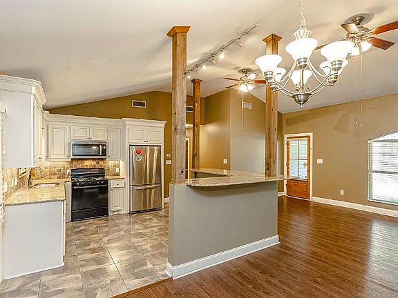 4th image of 4309 Forest Park Dr