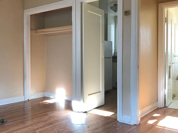 5th image of 11319 Iowa Ave