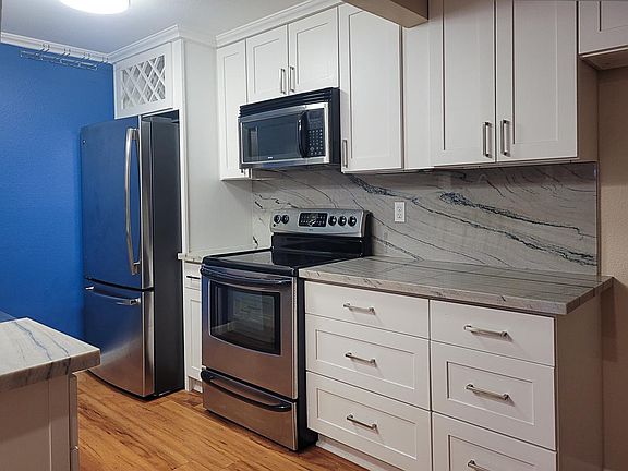 5th image of 14200 NE 171st St Unit H106