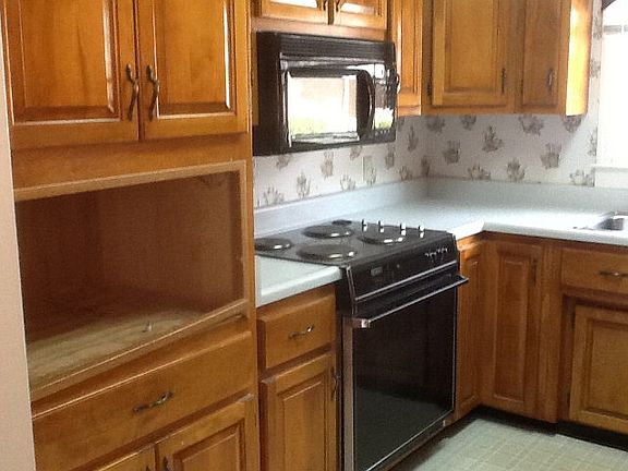5th image of 2211 Fairfield Pl