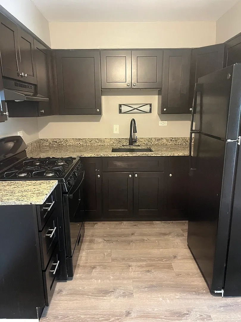 1 bed, 775 sqft, $1,400 — Photo 4