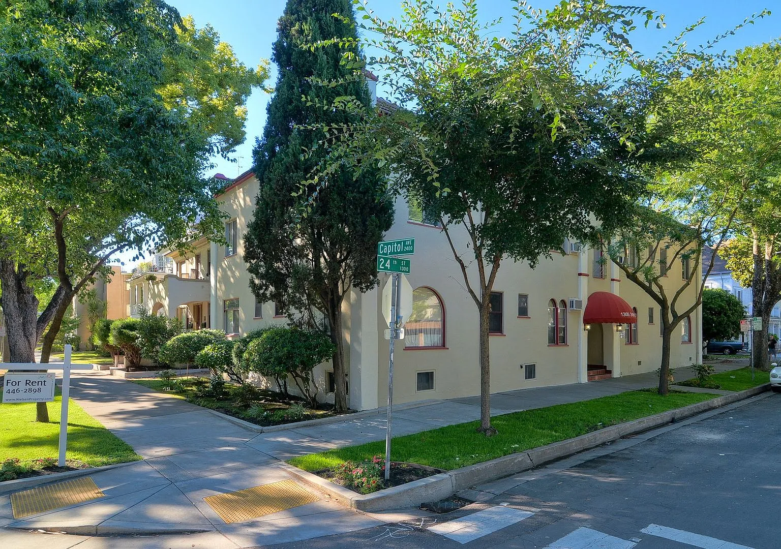 1305 24th Street — Photo 1