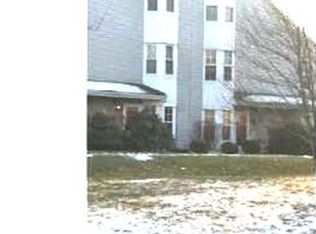 709 Hopkins Ct, Holland, PA