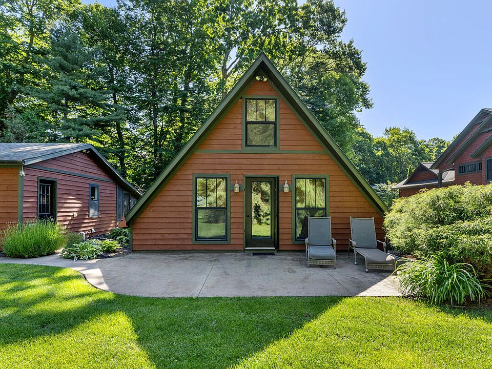 1st image of 2488 Lakefront Dr