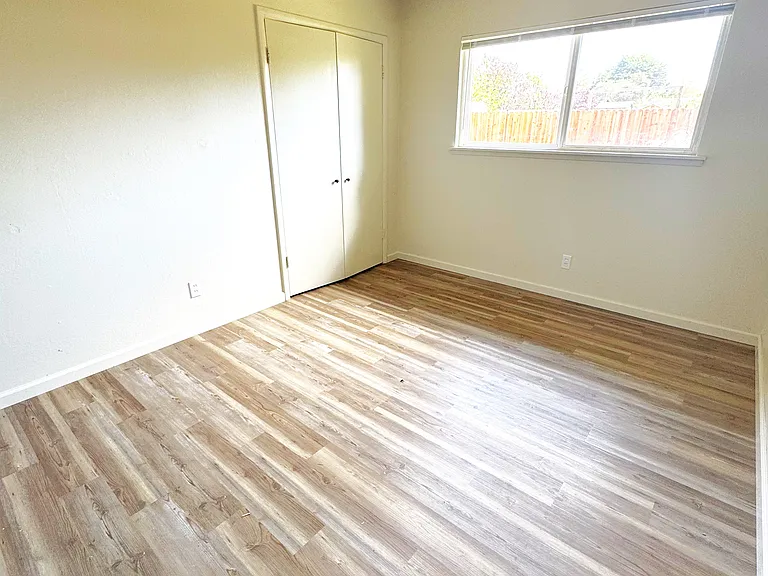 1062 Hiller Rd — Photo 10