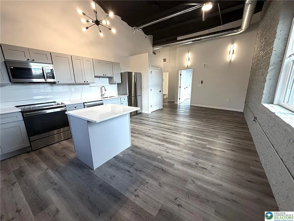 1 bed, 600 sqft, $1,900 — Photo 4