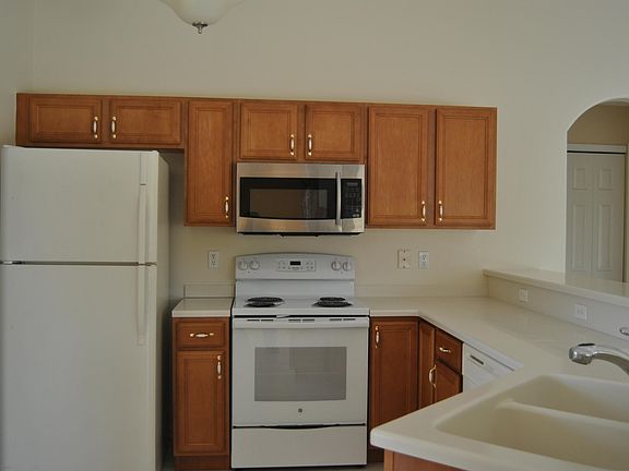 5th image of 1698 SW Nervia Avenue SE