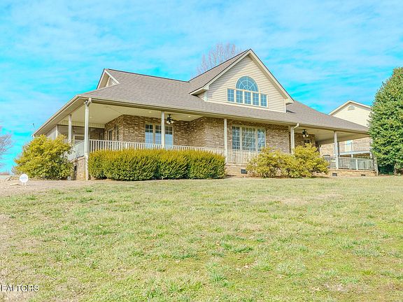 2nd image of 2723 Madison Rdg