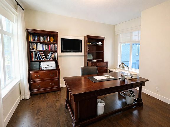 4th image of 700 Ocean Crest Dr