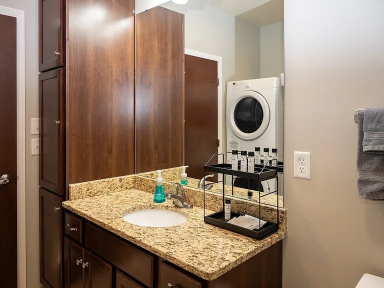 807 1st St SW #203 — Photo 12