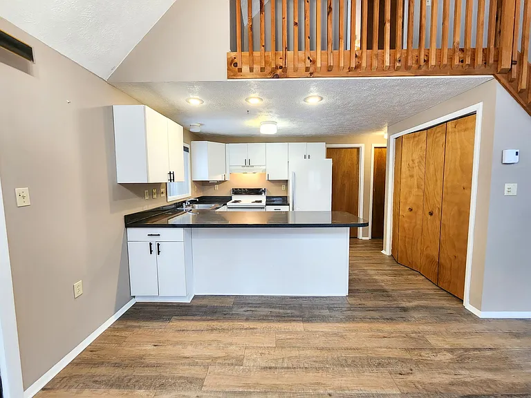 17 Joseph Ln — Photo 11