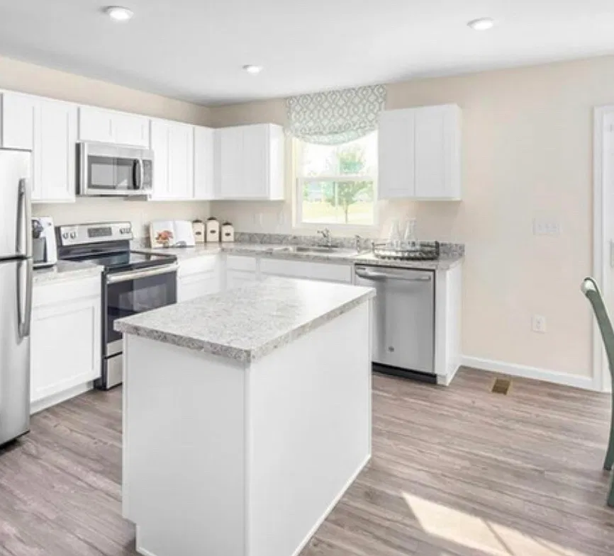 2030 Petersen Way — Photo 3