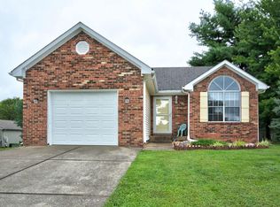 1302 Oak Ridge Ct, Simpsonville, KY 40067