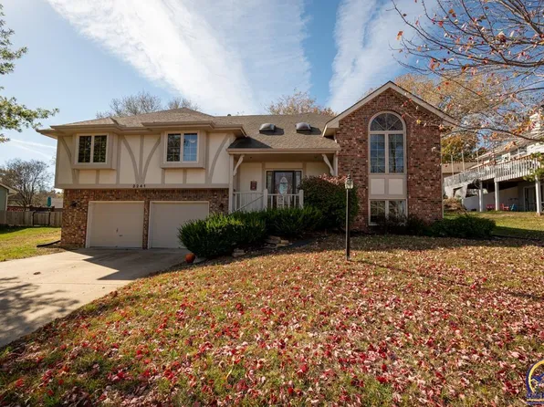 2241 SW Alameda Dr, Topeka, KS 66614