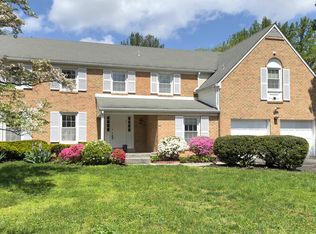 9125 Copenhaver Dr, Potomac, MD 20854