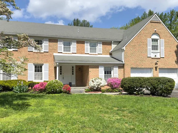 9125 Copenhaver Dr, Potomac, MD 20854