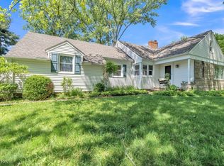 30224 Wolf Rd, Bay Village, OH 44140