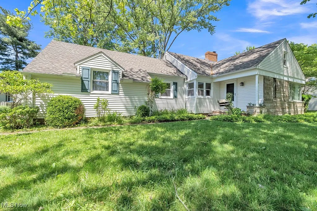 30224 Wolf Rd photo 1