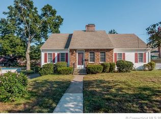 17 Arvine Pl, Manchester, CT 06040