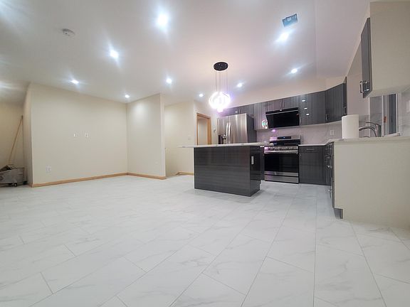 4th image of 200-22 45th Dr Floor 2