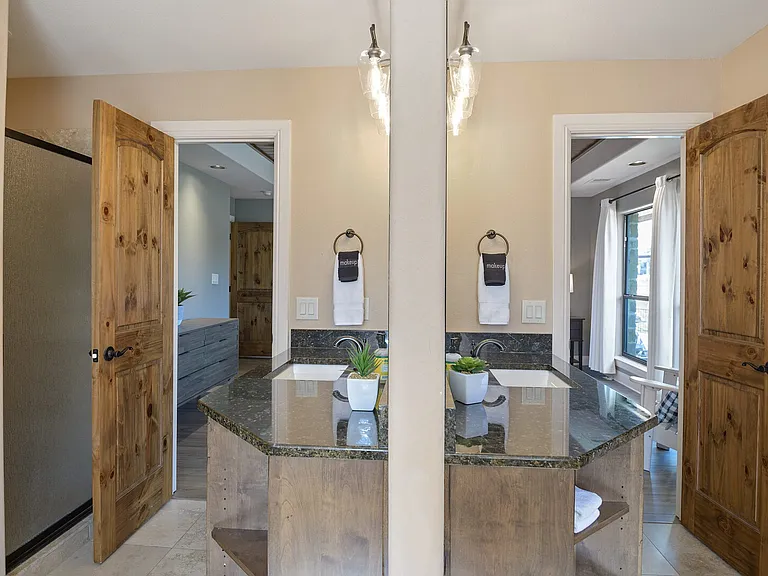 Lazy Oaks Ln — Photo 29
