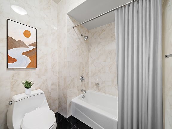 4th image of 420 E 61st St APT 27D