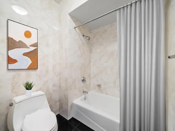 420 East 61st Street image 8 of 17